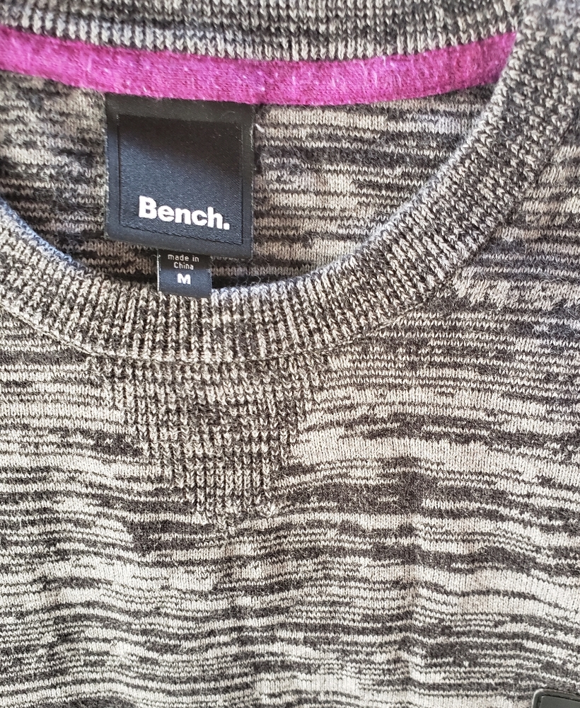 😎3/$16 BENCH sweater